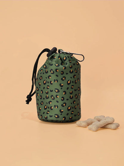 Pochette à friandises pour chien - Léopard Vert - Cocopup London