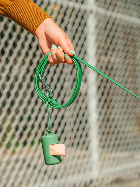 Distributeur de sacs à déjection canine - Vert Forêt - Wild One